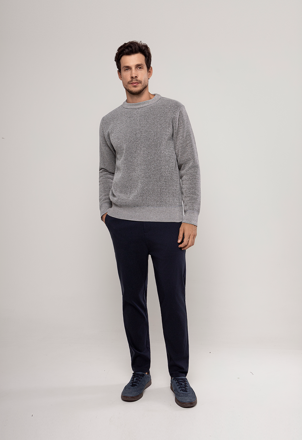 Suéter Peluciado Basic  Cinza